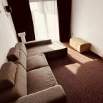 Apartament cu balcon, cu vedere la strada