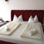 Apartament cu balcon, cu vedere la strada